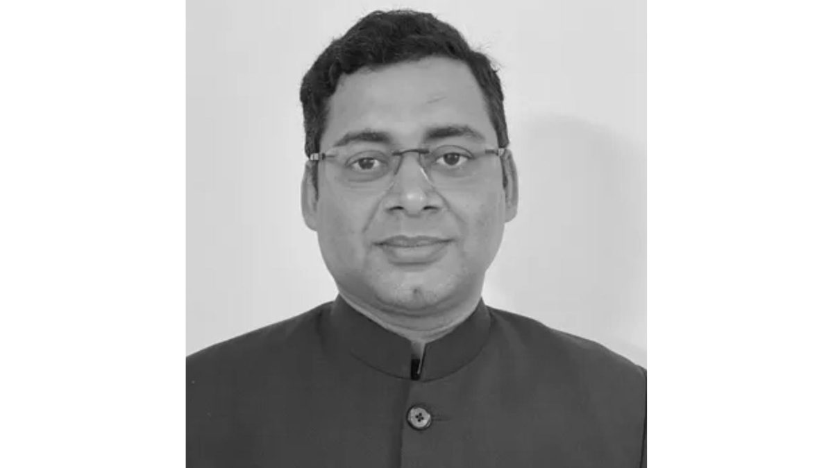 Supreme Court Lawyer Devesh Tripathi receives Honorary Doctorate from University of California.